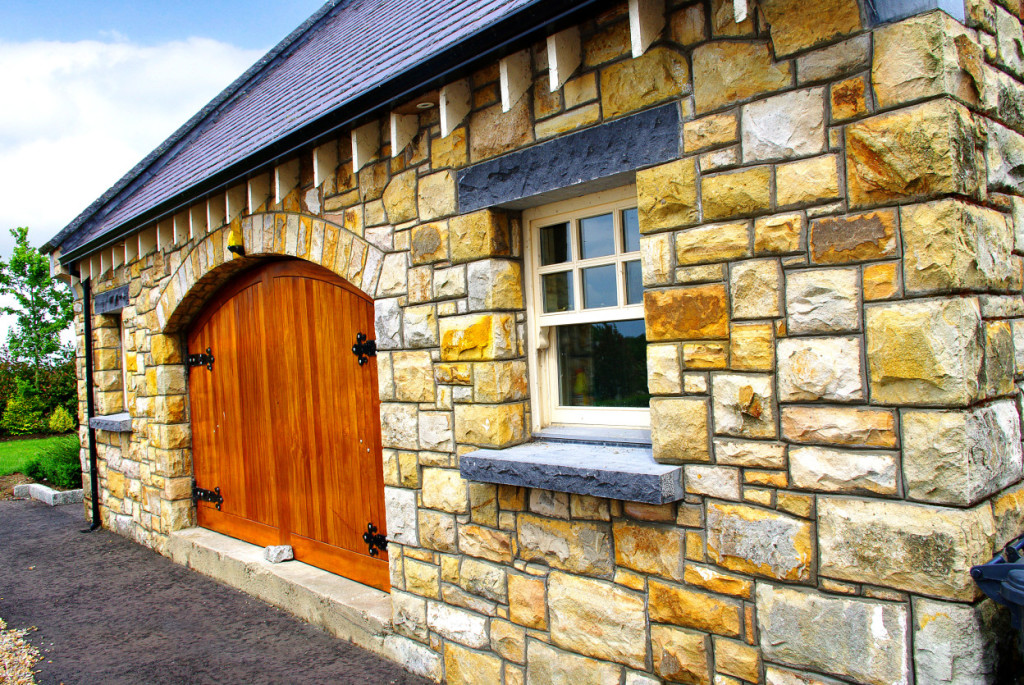 Reclaimed Leitrim Sandstone Coolestone Stone Importers Suppliers