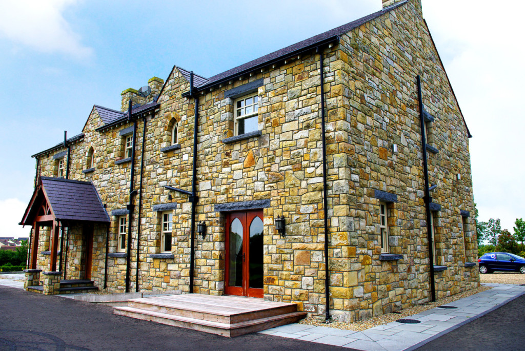 Reclaimed Leitrim Sandstone Coolestone Stone Importers Suppliers