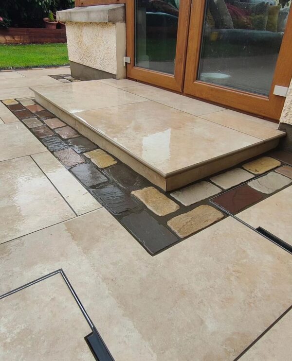 Tumbled Raj Blend & Tinted Mint Cobble Mix